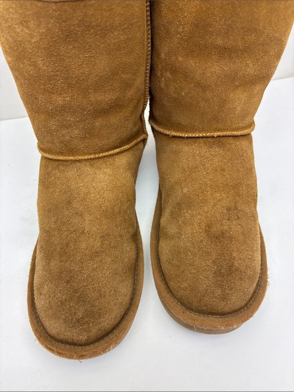 Kookaburra by Ugg classic boots, size 8, box 38